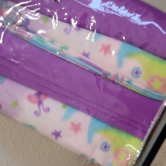 No sew Fleece Scarf Kit - Picture 2 of 4